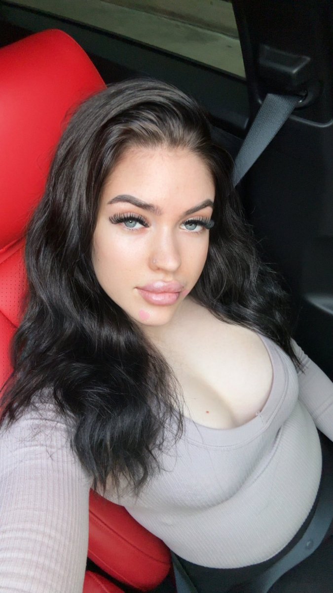 mekannpat's tweet photo. please excuse my pretty #4cash😏 https://t.co/5fa40TPvZI