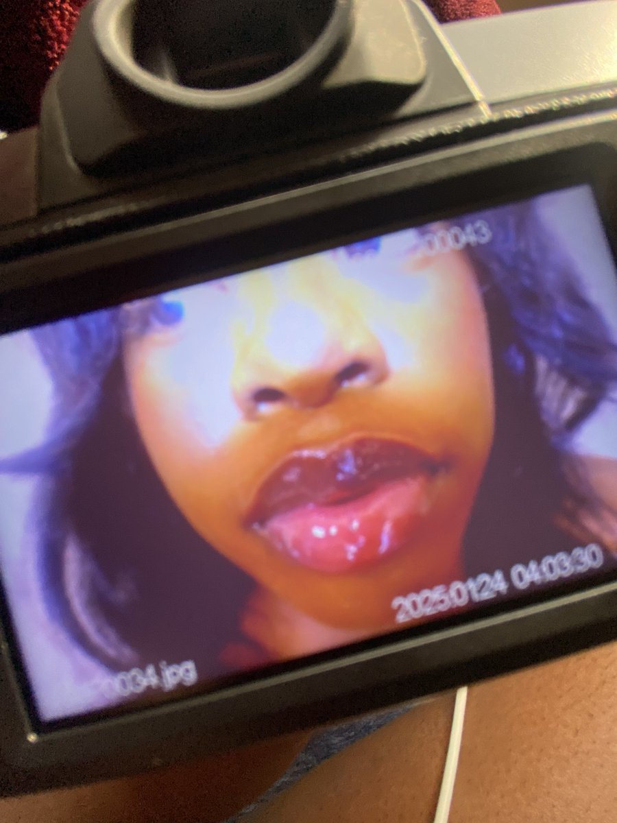 XoticTitus's tweet photo. I love my face 😍 https://t.co/7adzGTWw51