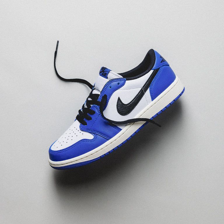 JustFreshKicks's tweet photo. Air Jordan 1 Low OG 'Game Royal' on sale for $89.98 + shipping 💙

https://t.co/Idc3y45eF3 https://t.co/pvk9JHWfeE