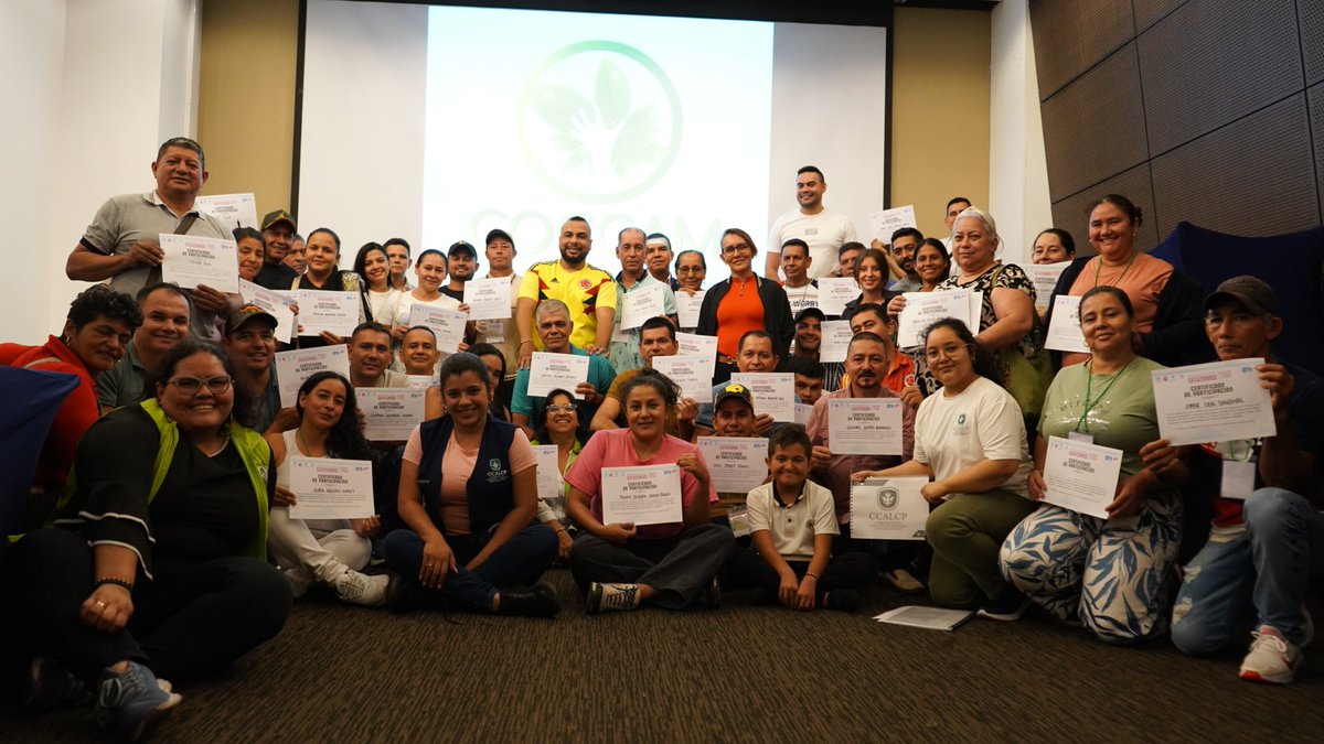 AscamcatOficial (@ascamcatoficia) on Twitter photo Los días 1 y 2 de agosto, se llevo a cabo en la ciudad de Cúcuta, la Escuela departamental de Paz "Catatumbo contribuye región , sostenibilidad y ciudadanía" 🌱
El primer día, se reunieron representantes de la <a href="/DefensoriaCol/">Defensoría del Pueblo</a> , la Unidad de implementación del acuerdo de paz y la Los días 1 y 2 de agosto, se llevo a cabo en la ciudad de Cúcuta, la Escuela departamental de Paz "Catatumbo contribuye región , sostenibilidad y ciudadanía" 🌱
El primer día, se reunieron representantes de la <a href="/DefensoriaCol/">Defensoría del Pueblo</a> , la Unidad de implementación del acuerdo de paz y la