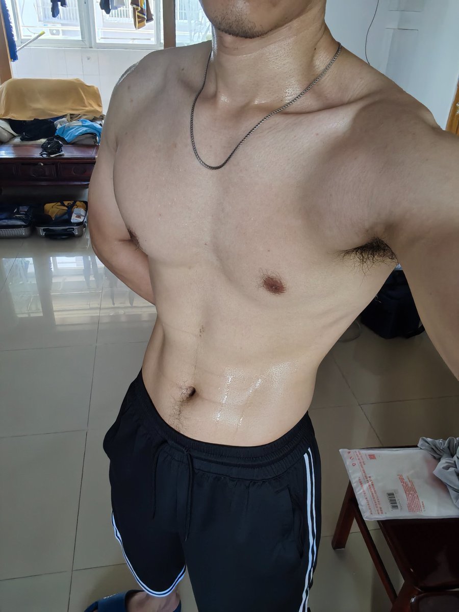 dafeng1998's tweet photo. 复活吧我的腹肌~ https://t.co/Bx8WvPA3Zv