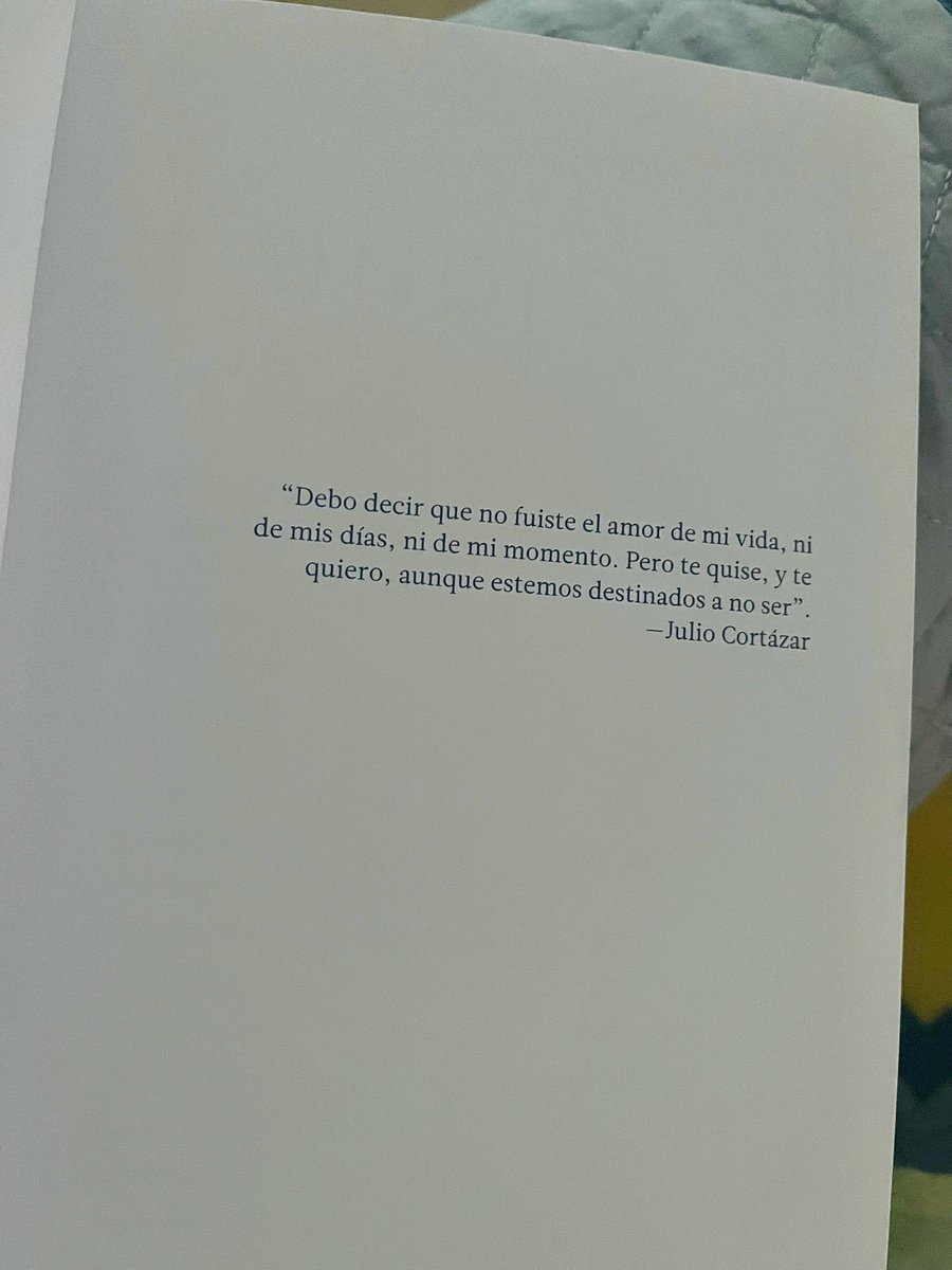 lola_inthebox's tweet image. Oigan ya que andan funando a Bryan, recorde q tengo este libro de Lesslie Polinesia (si, asi de fan era) y breve recordatorio, en el libro el protagonista se enamora de otra estando en una relación y miren la dedicatoria (talvez dedicada a Bryan Skabeche…) #skabeche yi #Lesslie
