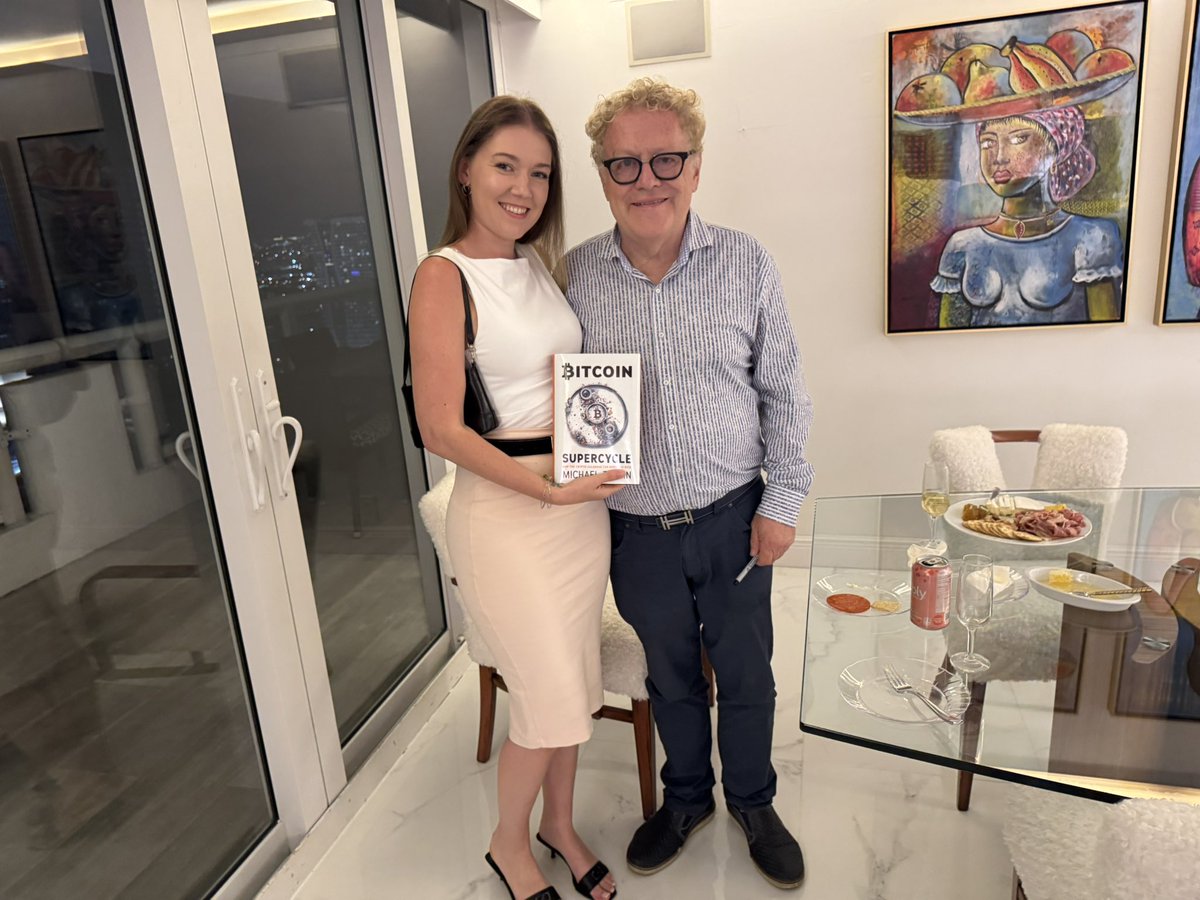 Amanda_Mirus's tweet photo. Thanks, @michaelterpin for hosting tonight's Bitcoin event in your home and for gifting me with a copy of your book.

Can't wait to dive in!

@AndreTechExec https://t.co/pCg7FOAimS