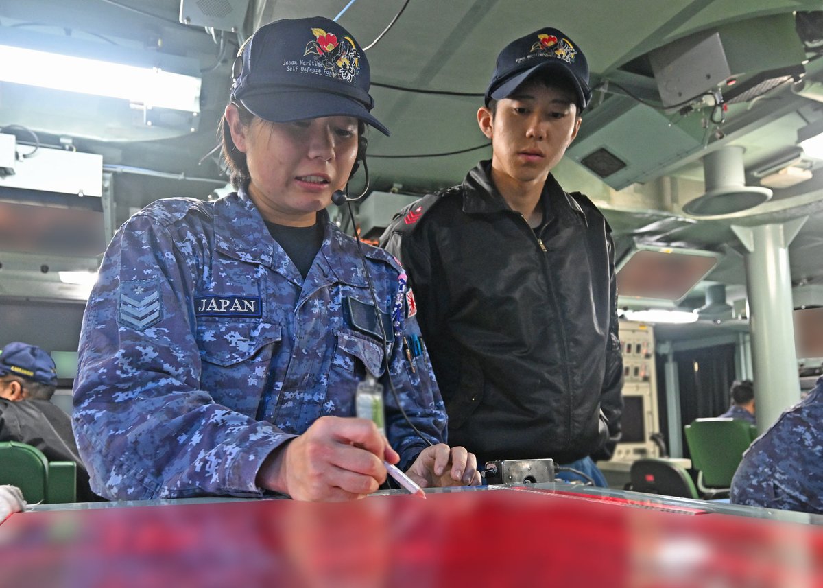 IPD25 第3水上部隊の護衛艦「#いせ」「#すずなみ」🇯🇵は