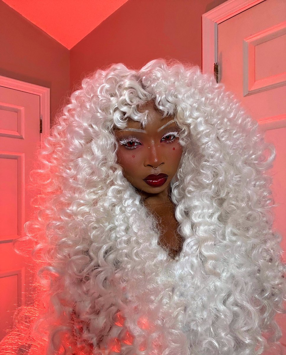 goretones's tweet image. I love this so much that I attempted to recreate the makeup 😭