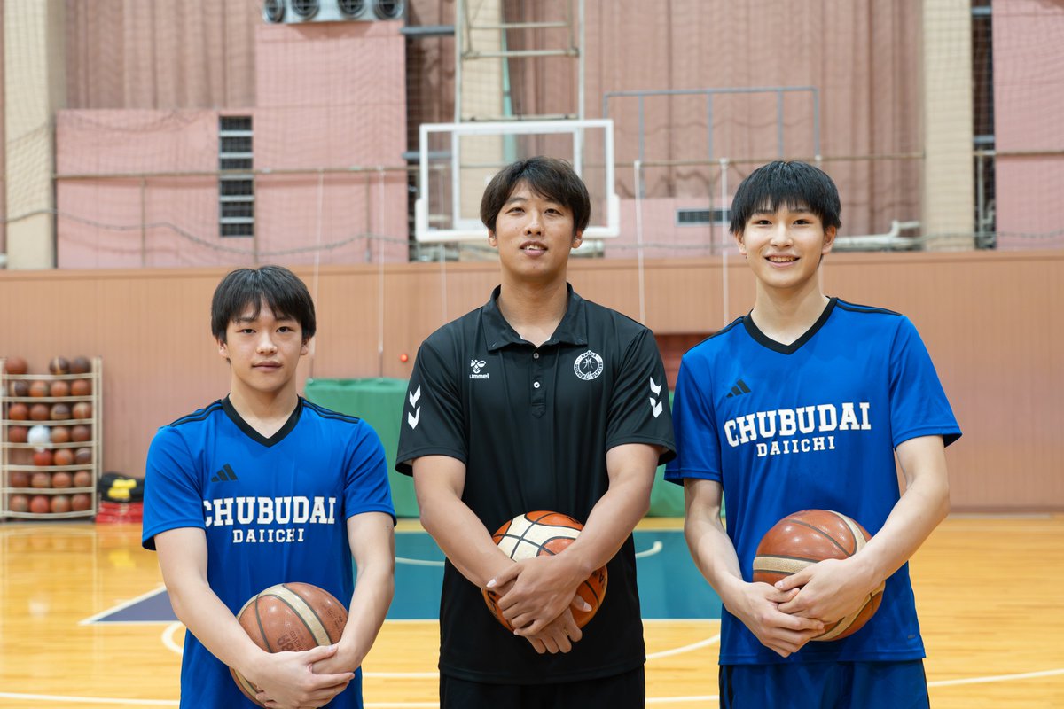 aispo! (@aichi_sports) on Twitter photo 🏫「ただいま、母校!」
#名古屋ダイヤモンドドルフィンズ <a href="/nagoyadolphins/">名古屋ダイヤモンドドルフィンズ公式</a> #張本天傑 選手が中部大学第一高校を訪問🏀インターハイに挑んだ後輩たちを激励!🔥
10月にIGアリーナで始まる新シーズンも今から楽しみッス🐸
👉記事はこちら
aichi-sports.jp/pickup/4686/ 🏫「ただいま、母校!」
#名古屋ダイヤモンドドルフィンズ <a href="/nagoyadolphins/">名古屋ダイヤモンドドルフィンズ公式</a> #張本天傑 選手が中部大学第一高校を訪問🏀インターハイに挑んだ後輩たちを激励!🔥
10月にIGアリーナで始まる新シーズンも今から楽しみッス🐸
👉記事はこちら
aichi-sports.jp/pickup/4686/