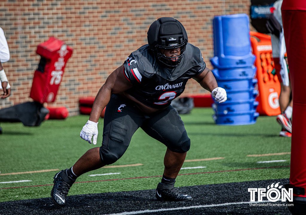 A few 🔥 📸 from the #Bearcats practice today #Subscribe #Follow #TFON