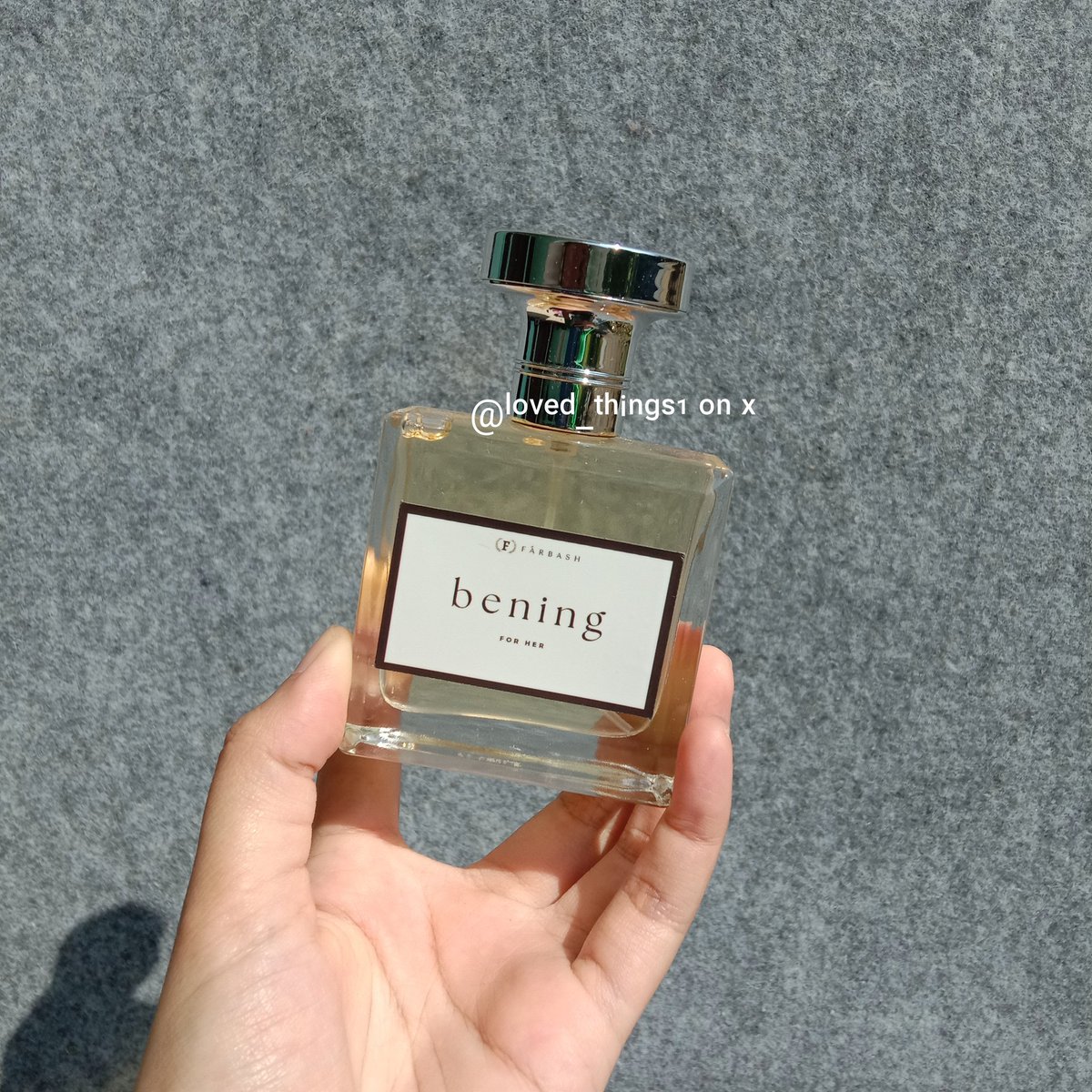 Kalau kalian lagi nyari parfum yang wanginya masih kecium meskipun orangnya udah nggak ada di situ, kamu harus banget cobain parfum ini 😭🤌🏻
Aku udah ngebuktiin sendiri gimana semerbaknya bisa ninggal di udara 💗💐