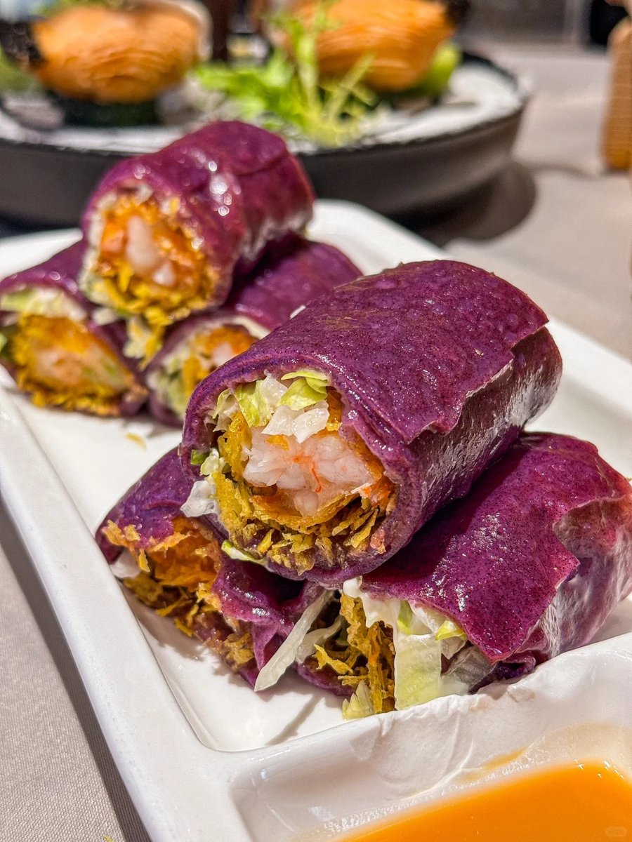 GBA_Foshan's tweet image. Amazing Foshan Dim Sum here! Freshly made right before your eyes as chefs craft each piece. So fresh, so delicious! Perfect start to the day. ☕️🥟 #DimSumTime #CantoneseDimSum #FoodieFind #AuthenticFlavor #MorningTea #ChineseCuisine #ExquisiteEats #Yum #Foodie #dumping #bun