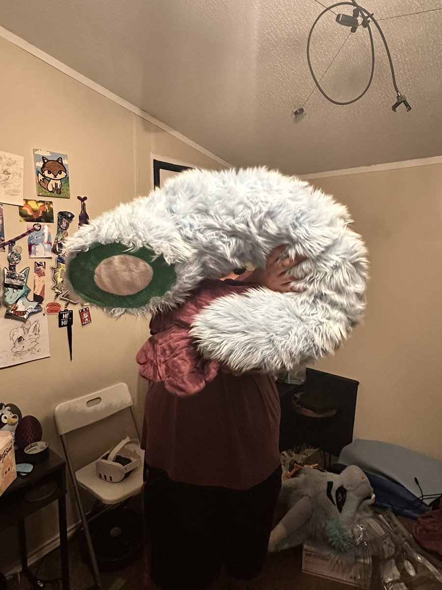 ThatDergRangoon (@floofybutt_) on Twitter photo Another successful party brought to you by someone shrimpin my tail Another successful party brought to you by someone shrimpin my tail