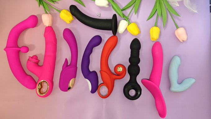 Carina_Sextoy tweet media