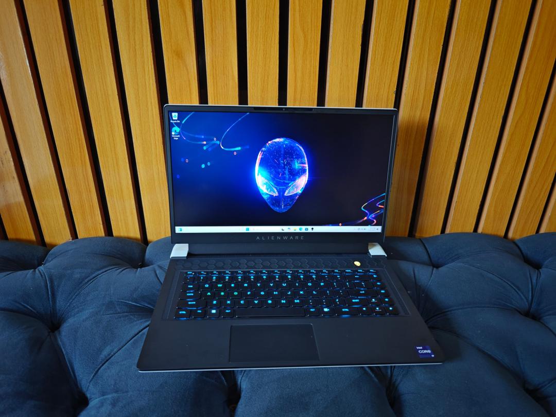 itzShugaBunny's tweet image. *ALIENWARE M17 R2*
17.3&quot; 144Hz FHD Display 
Intel core i7-9750H
16GB RAM | 1TB SSD
NVIDIA RTX 2070, 8GB GDDR6 
AlienFX RGB keyboard 
Laptop + Charger only 
N1.680m