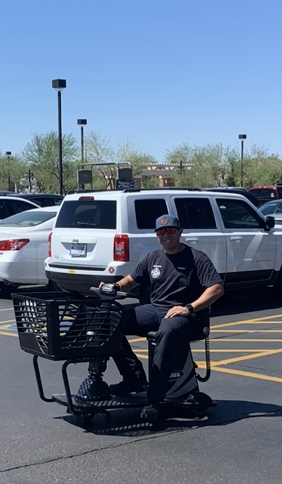 Station 182 crews helped a resident beat the heat today—by giving her motorized shopping cart a ride back after she finished shopping! It’s the little acts of service that make our day.