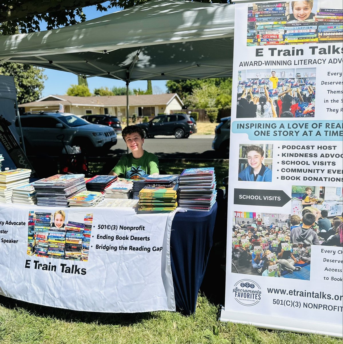 ETrainSports's tweet image. Tonight, I ended up giving out over 600 books to kids in need in the Sacramento area.

I will always give back to the Sacramento community. I will ALWAYS do good!

Not every child in Sactown &amp;amp; beyond has the opportunity to pick up a new book &amp;amp; read.

I’m trying to change that.