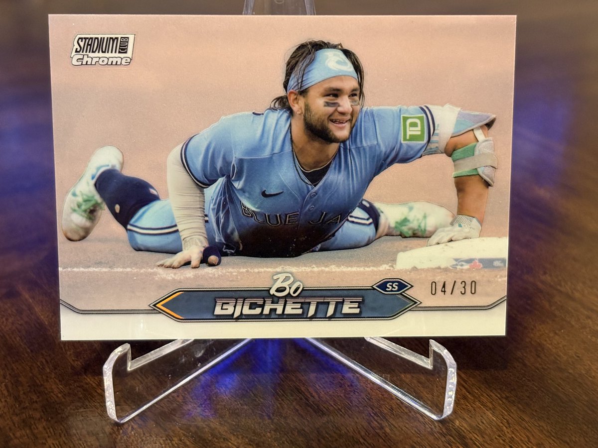 2 💣 for Bo tonight!

Take this Pearl White refractor /30 for $30 🤝