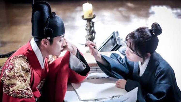 darkgreyballoon's tweet photo. yoon dujun was 26 when he took this role in "splash splash love" 😭

kim seulgi was 24.

they are that young but their chemistry were overflowing! but sadly it was only a short drama 😭 https://t.co/5OqWYiAhXk