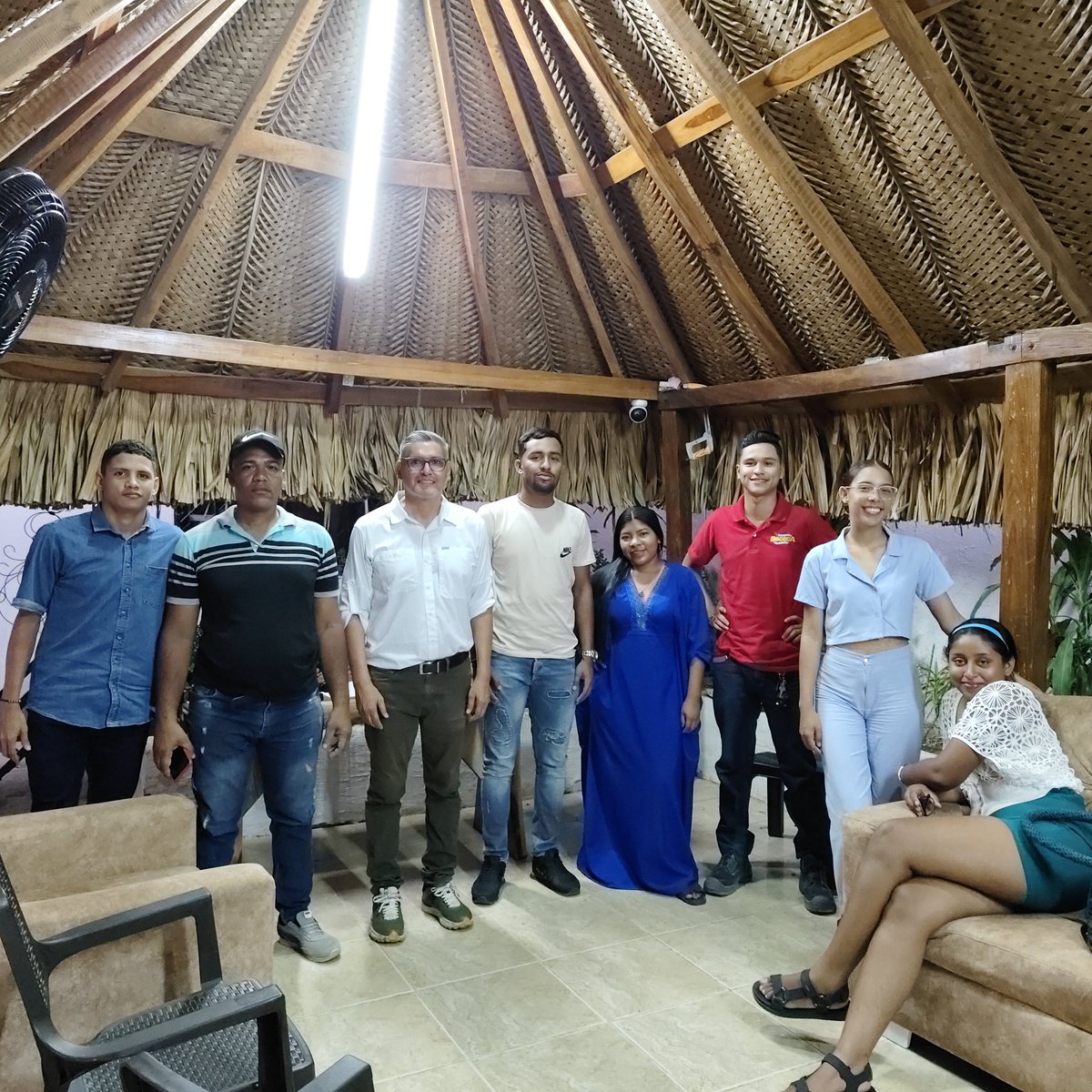 Seguimos tejiendo, puntada a puntada, una nueva generación de liderazgos en La Guajira.
Desde Riohacha, nuestros talleres ALPHA siguen encendiendo la chispa de quienes creen que la política puede ser arte, propósito y transformación.

Junto a Claro Cotes, un aliado comprometido