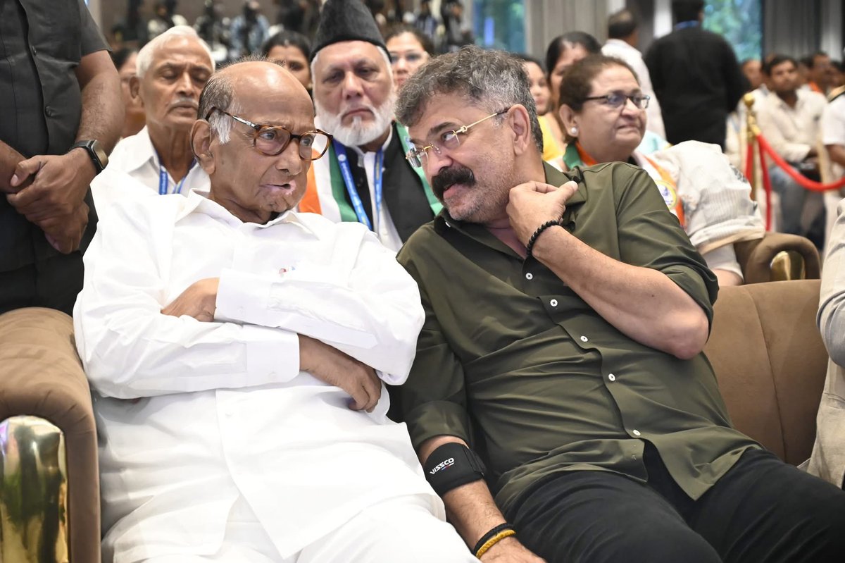 पवार साहेबांचे अत्यंत विश्वासू,स्पष्टवक्ते,जनतेच्या हक्कासाठी झगडणारे आमदार मा.जितेंद्र आव्हाड साहेब यांना वाढदिवसाच्या मनःपूर्वक शुभेच्छा!

आपली निर्भीड भूमिका,सामाजिक प्रश्नांवरील संवेदनशीलता आणि अन्यायाविरुद्ध कायमचा संघर्ष, हीच आपल्या नेतृत्वाची ओळख आहे.आपण ज्या तडफेने आणि