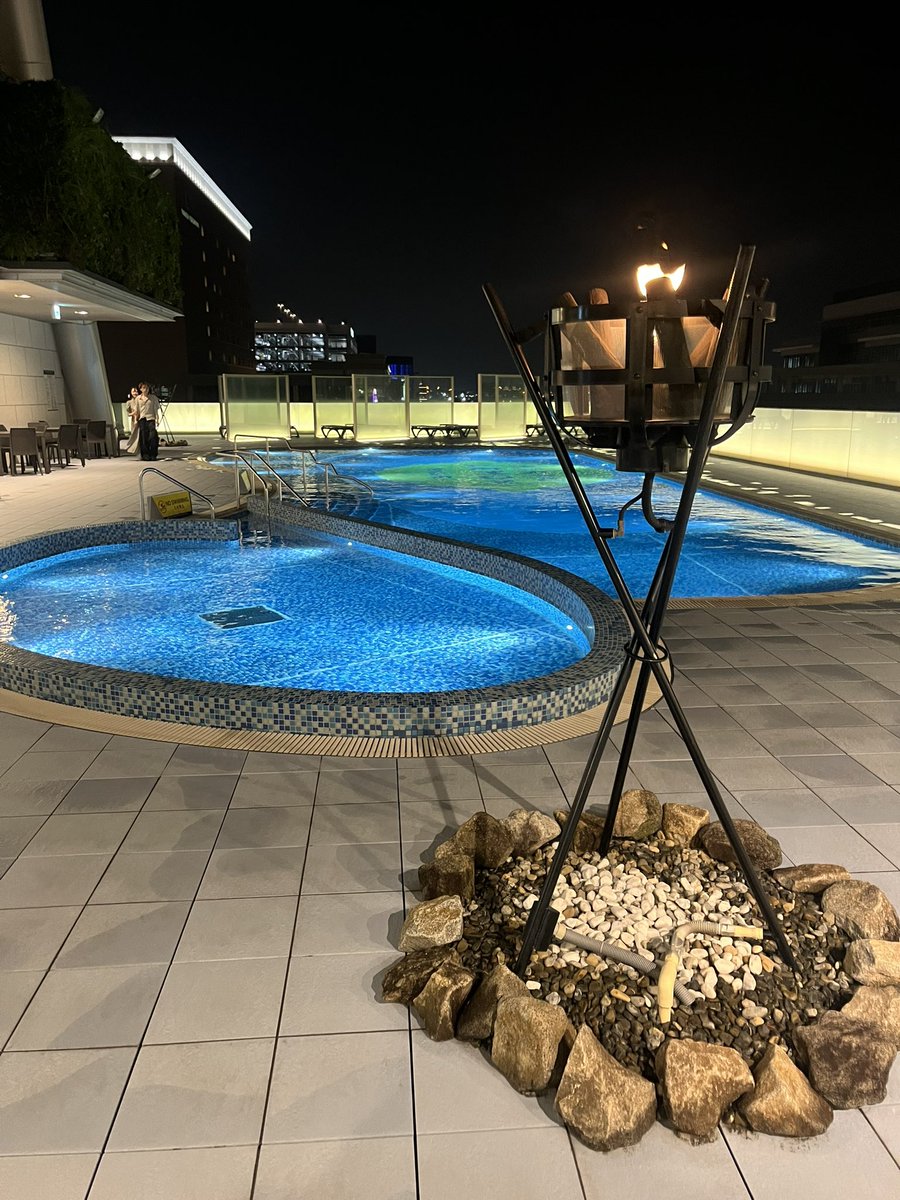 よくよく考えたらアパに泊まってたんだからここから花火見れたんじゃね？わざわざ外出た意味あったのか問題(´・ω・｀)

#みなとみらい
#みなとみらい花火大会
#花火大会
#みなとみらい花火大会火事