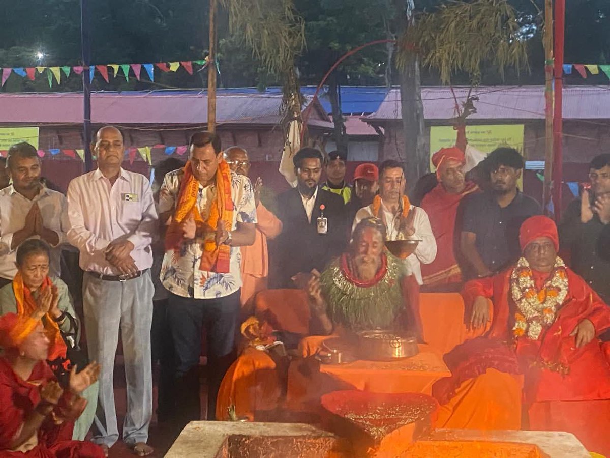 रामहरि खतिवडा संकट मोचनका लागि खुर्सानी हवनमा कालालीबाबाको शरणमा पुगेपनि कुलिङ पिरियड गडबडीको सम्भावित संकट टरेन! संसदीय छानबिन समितिले उक्त गडबडीमा नैतिक जिम्मेवार बनाएर खतिवडालाई पदबाट राजीनामा दिन दबाब सिर्जना गरेको छ!