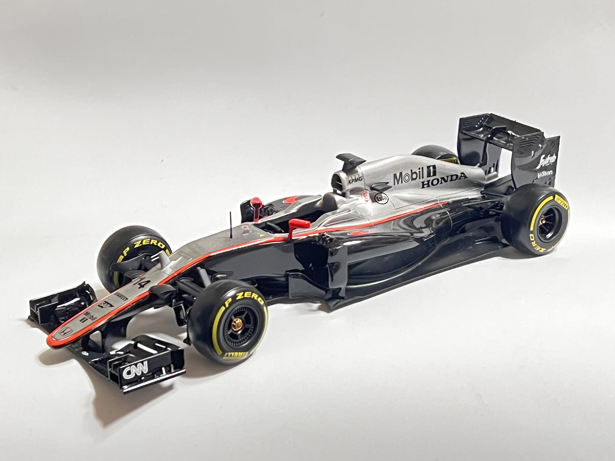 オートアート1/18 フェルナンド・アロンソ マクラーレン・ホンダ MP4-30 オートアート1/18 フェルナンド・アロンソ マクラーレン・ホンダ