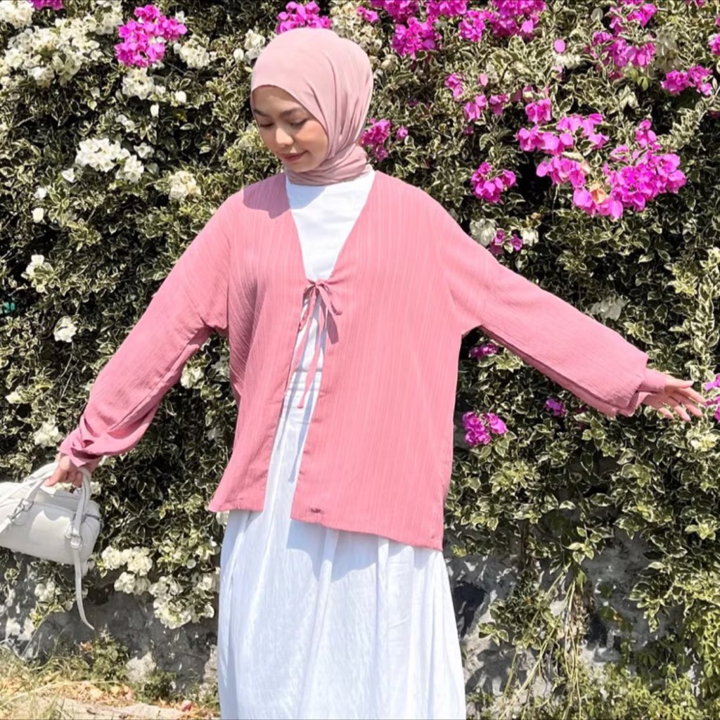 throive's tweet photo. want to sell outer pink lengan panjang, cocok buat hijab. detail size bisa lihat di foto.

aku jual 40k aja karna jarang dipake. bisa oren ya :) https://t.co/DIHETb16Ns