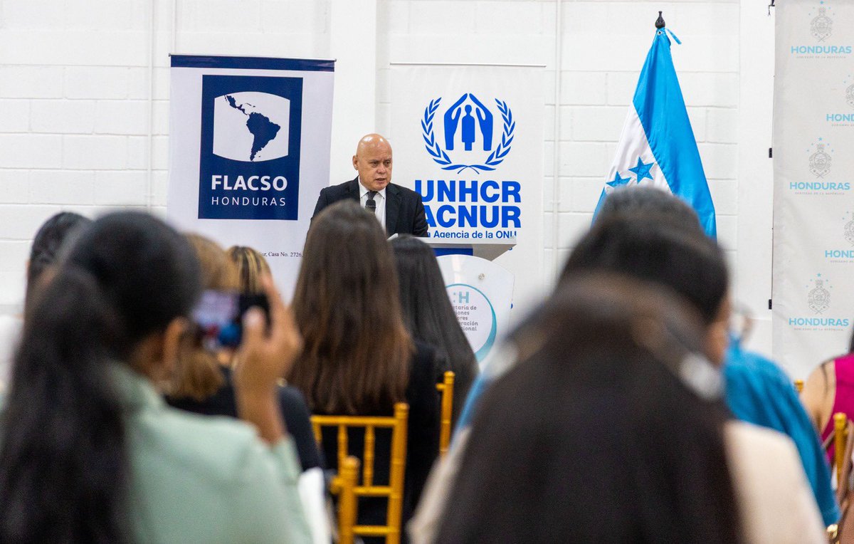 Con la participación de 27 instituciones de gobierno, hemos despegado el Diplomado de Cooperación, Movilidad Humana y Desarrollo, impartido por <a href="/flacsohn/">FLACSO Honduras</a> y con el apoyo de <a href="/ACNURhonduras/">ACNUR Honduras</a> . 

Desde este espacio formativo saldrán 4 programas: 
- Reinserción económica y
