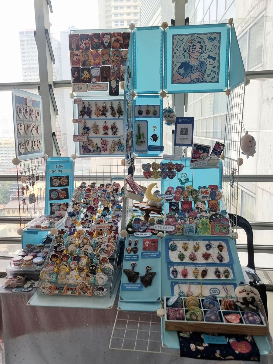 hiii! me n <a href="/ArtissiJam/">Jules ArtissiJam ⭐ FP07 COSMATSURI!</a> are boothing at benilde mma art market at the 10th floor :>>> we are a bit hidden tho helpp,,