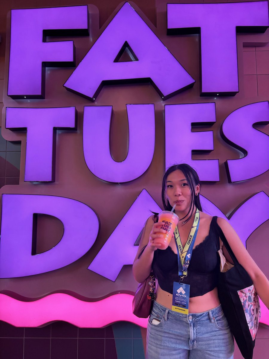 chidotle's tweet photo. them: how was evo?!? 
me: https://t.co/f7l3lihP4t
