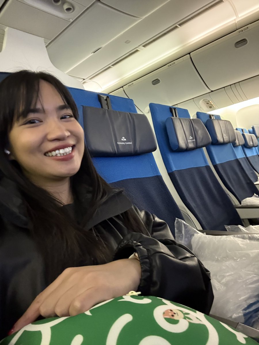 Going back to France 🇫🇷 with all the place I want to play #Expedition33✌️

Safe trip everyone ! Was happy to see you at #EVO2025 ❤️