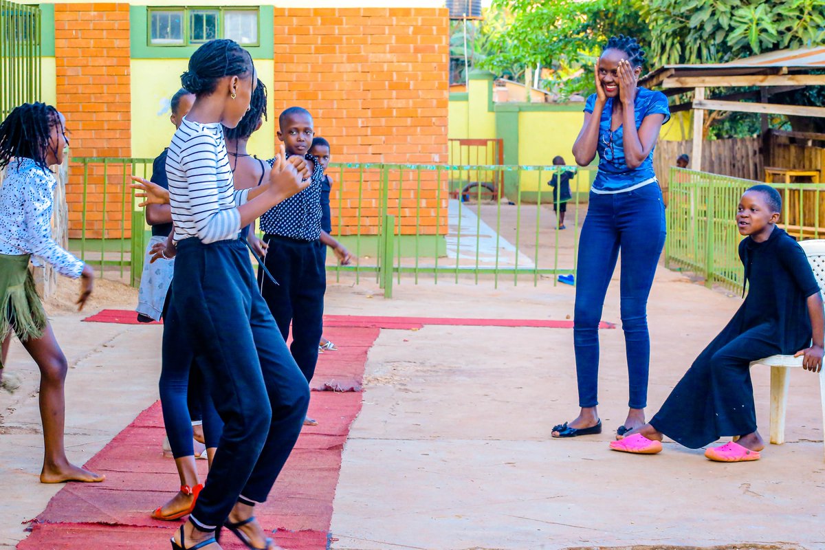 ElevateFdn's tweet image. Lights, camera, confidence! 🌟 The Elevate Kids nailed their modeling session learning runway walks, camera skills, and building boldness with every step. True future stars in the making!
#elevatekids #modeltraining @namutebi_may #kidswithtalent #confidenceinmotion
