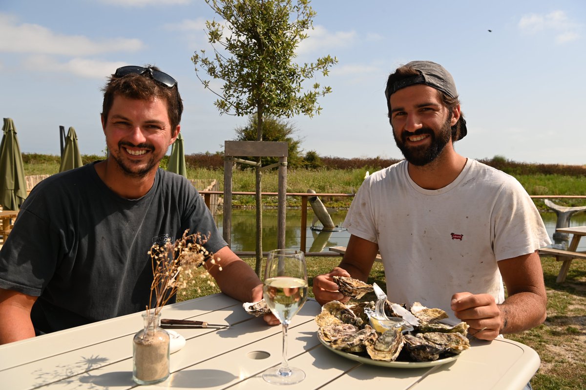 🦪 À Noirmoutier, les producteurs d’huîtres « Les Petits Bassets » proposent une dégustation sur place.

🤝 Mathieu et Aurélien, deux ostréiculteurs à La Guérinière, ont ouvert en 2024, à proximité de leur exploitation « Le Bouclard ».

🌐 Notre article : go.vendee.fr/zb7ug