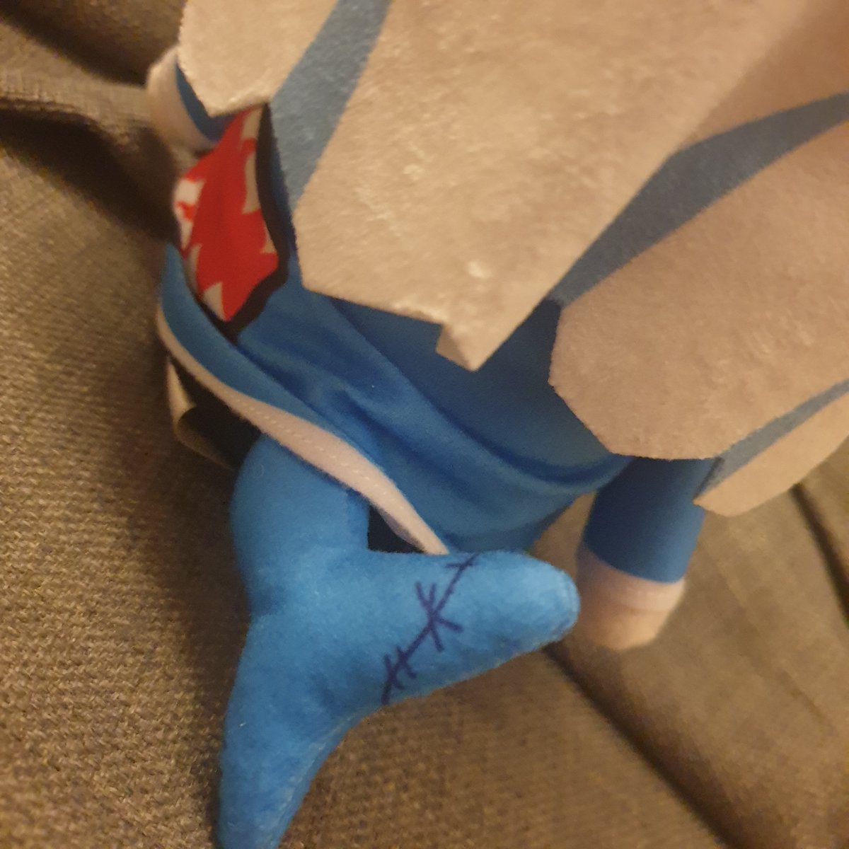 Eyzmaster's tweet photo. Chibi Gura joins the gang. Dino Gura approves.💙
Thanks for the plush power-ups and smiles!

#gawrgura #hololive #hololiveEN #vtuber #plushie #gura #gawrgurafanart #sharkgirl #animeplushie #cutecollection #eyz https://t.co/MWK1iRsgj0