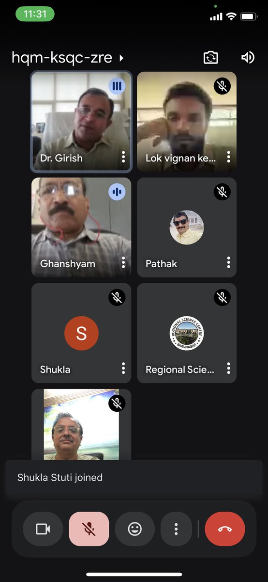 s_amrel's tweet image. #ProjectDirector Of @RSCBhavnagar Dr.#GirishGoswami Sir encouraged to #CSCmembers of #Bhavangar region to  maximum students paricipation in the innovative activities and schemes of @InfoGujcost @dstGujarat!

@PMOIndia @CMOGuj @narottamsahoo @IndiaDST @karandi65 @QuantumYear2025