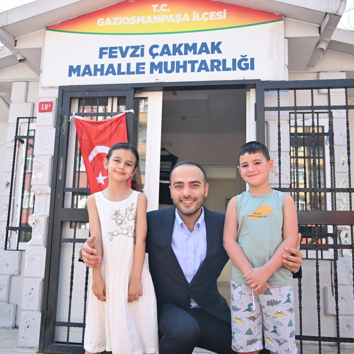 Fevzi Çakmak Mahallesi Muhtarımız Sn. Hadiye Ebru Baş’ı ziyaret ettik. Gösterdiği samimi ve nazik misafirperverliği için kendisine teşekkür ediyorum.