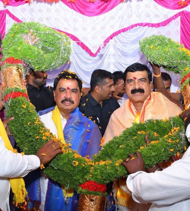 Ambica Lakshminarayana G (@ambicaofficial) on Twitter photo కళ్యాణదుర్గం శాసనసభ్యులు శ్రీ అమిలినేని సురేంద్ర బాబు గారికి హృదయ పూర్వక జన్మదిన శుభాకాంక్షలు..!
<a href="/A_Surendra_Babu/">Surendra Babu Amilineni</a>
#AmilineniSurendraBabu
#AmbicaLakshminarayana
#AnantapurMP కళ్యాణదుర్గం శాసనసభ్యులు శ్రీ అమిలినేని సురేంద్ర బాబు గారికి హృదయ పూర్వక జన్మదిన శుభాకాంక్షలు..!
<a href="/A_Surendra_Babu/">Surendra Babu Amilineni</a>
#AmilineniSurendraBabu
#AmbicaLakshminarayana
#AnantapurMP