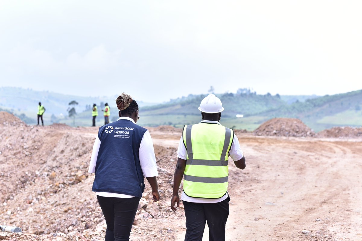 planetGOLD_UG's tweet photo. For the past 2.5 years, the @planetGOLD_UG project has worked in 11 artisanal and small-scale gold mining communities across 7 districts raising awareness on the dangers of mercury use in gold processing.
The goal: a safer, mercury-free future for ASGM. A🧵
#MakeMercuryHistory https://t.co/iqp25943sK