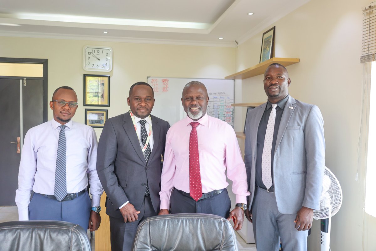 UEDCLTD's tweet image. Following our morning talk show at @CapitalFMUganda, we made a courtesy call to @Peter_Mungoma, CEO of Capital and Beat FM. 

He applauded our progress just 100+ days after #TheBigSwitch and acknowledged our commitment to the mandate. We look forward to strengthening our…