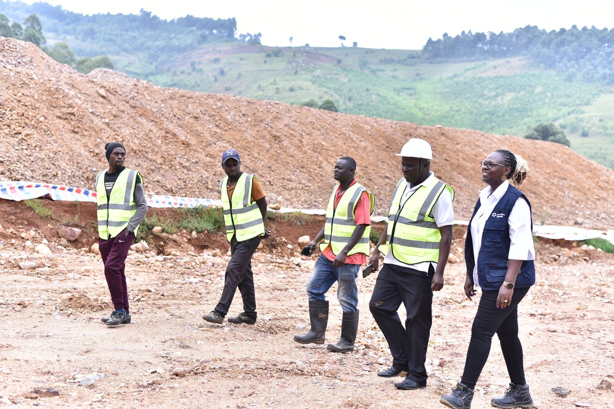 planetGOLD Uganda (@planetgold_ug) on Twitter photo For the past 2.5 years, the <a href="/planetGOLD_UG/">planetGOLD Uganda</a> project has worked in 11 artisanal and small-scale gold mining communities across 7 districts raising awareness on the dangers of mercury use in gold processing.
The goal: a safer, mercury-free future for ASGM. A🧵
#MakeMercuryHistory For the past 2.5 years, the <a href="/planetGOLD_UG/">planetGOLD Uganda</a> project has worked in 11 artisanal and small-scale gold mining communities across 7 districts raising awareness on the dangers of mercury use in gold processing.
The goal: a safer, mercury-free future for ASGM. A🧵
#MakeMercuryHistory