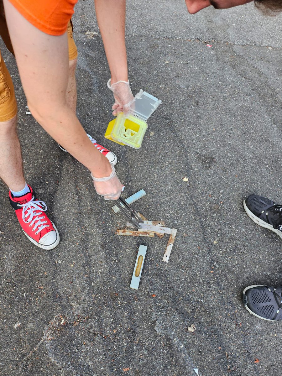 CollingwoodcpcC's tweet photo. 1/2
@CollingwoodCPC
Our 3rd #Patrol,
Monday, August 4th,
w/ our #Team
#MountPleasant,
Evening Shift, dealing w/ issues in the #MountPleasant
#Community & beyond.
#Volunteers Mason,
Kyle & Alex picked up numerous #UsedNeedles & secured them properly.
We made sure #SafetyFirst. https://t.co/34pFotk5UK