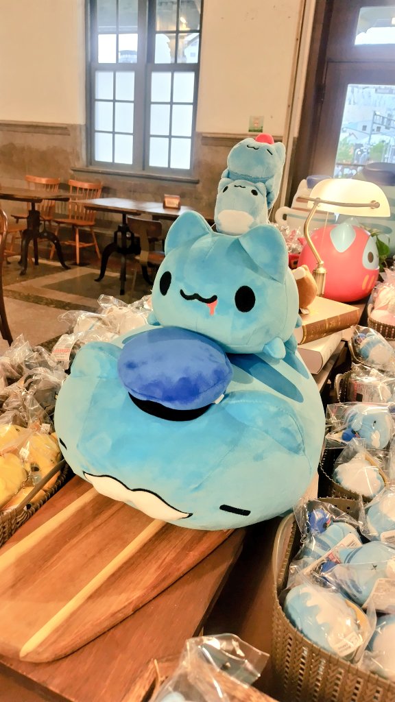 「猫虫Capooのフォームキャットカフェ」⑤店内はグッズもたくさん売られています。#台湾旅行