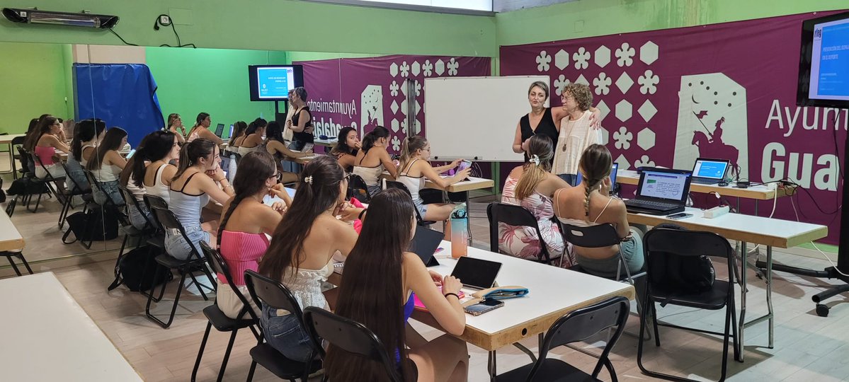 CELAD (@celad_esp) on Twitter photo 🤸♀️ La prevención también forma parte del entrenamiento.
El pasado 3 de agosto impartimos una formación en prevención del dopaje con participantes del curso de entrenadores de nivel III de Gimnasia rítmica.
Gracias a <a href="/RFEGimnasia/">RFEGimnasia</a> por impulsar una generación de técnicos 🤸♀️ La prevención también forma parte del entrenamiento.
El pasado 3 de agosto impartimos una formación en prevención del dopaje con participantes del curso de entrenadores de nivel III de Gimnasia rítmica.
Gracias a <a href="/RFEGimnasia/">RFEGimnasia</a> por impulsar una generación de técnicos