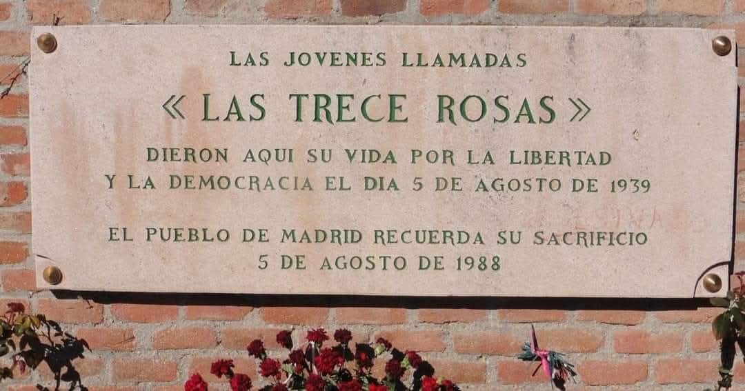 rsanchezmia's tweet photo. Hoy 5 de agosto...

⭕ Siempre presentes en nuestro recuerdo.
Honor y gloria para "Las Trece Rosas". https://t.co/yt90yusdMf