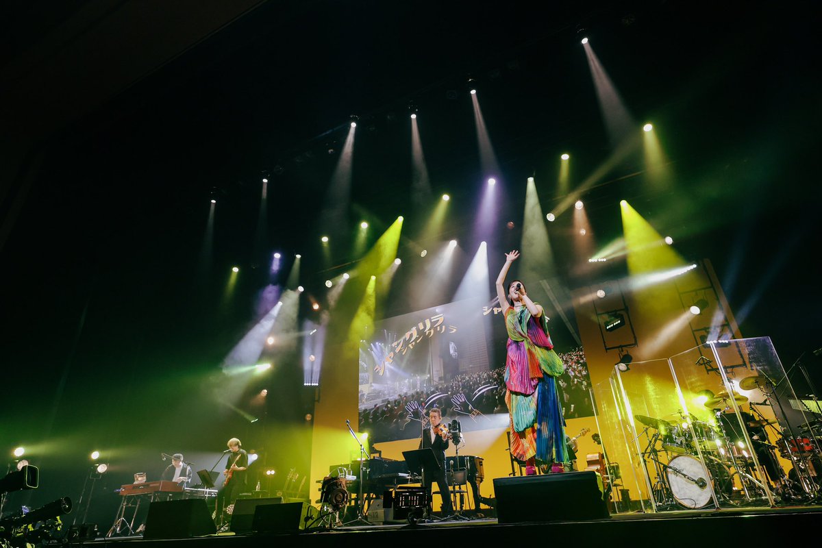 生田絵梨花サンタヨリ 仕事おわたよ ⋯ へっ？ なんじゃこりゃ〜意味わからん ⋯ みんな