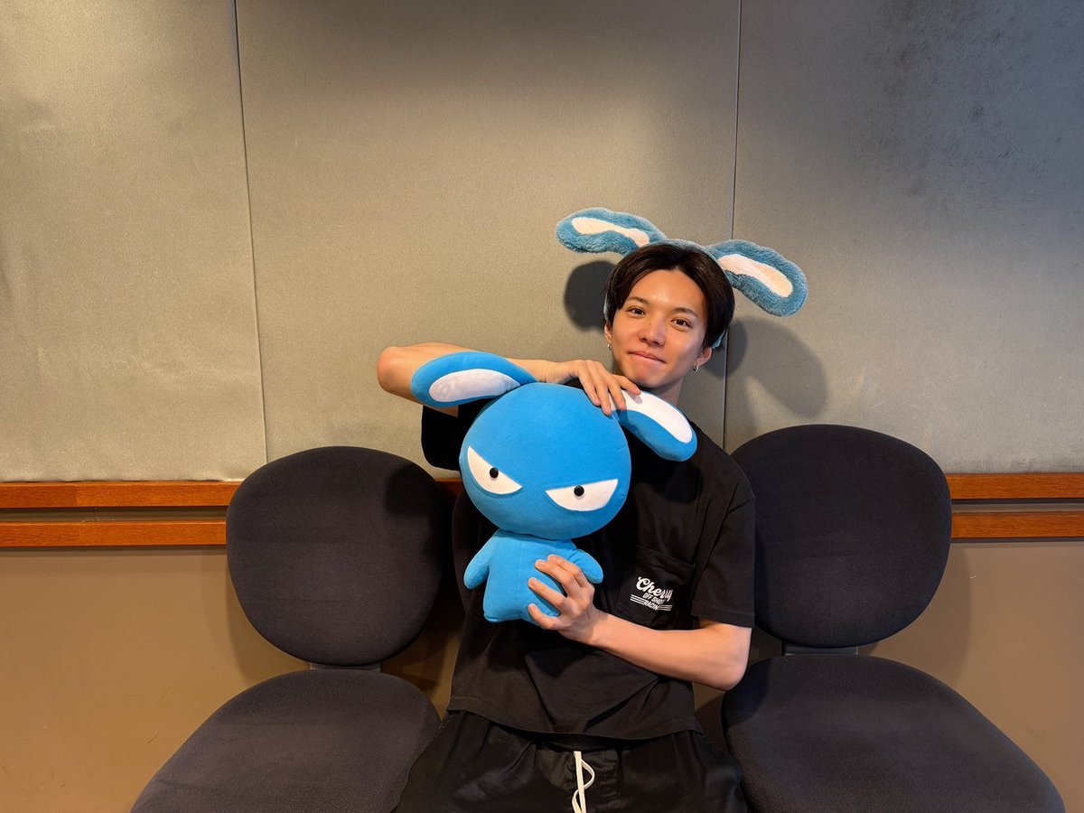 佐藤大樹 クッション 15周年アニバーサリー 佐藤大樹 クッション - メルカリ