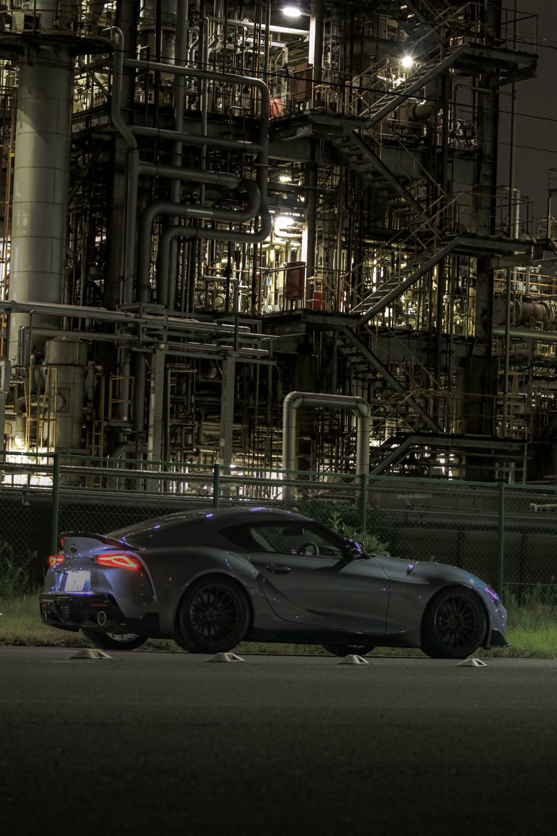 真夜中の京浜工業地帯
📸:<a href="/melmaema/">め.る. ま</a>