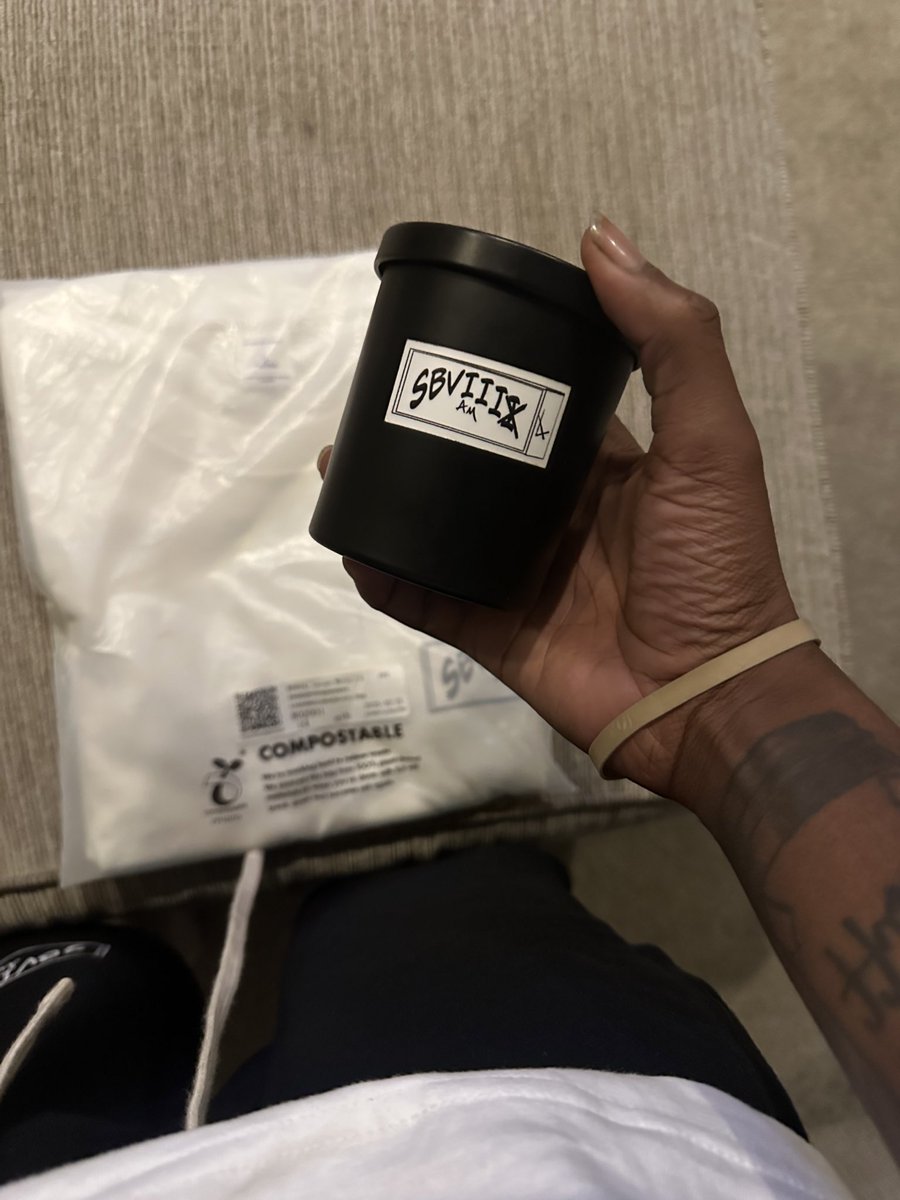 SBVIIIDREWFACE's tweet photo. 🔥 Currently working on custom candles and branded accessories.
Everything starts with intention — from the scent to the message.
SBVIIIx Social Club energy in every product.
🕯️⚡ #SBVIIIx #CandleDrop #AccessoriesInTheMaking #ArtThatSpeaks #LegacyInTheDetails https://t.co/5NqMJlGu9F