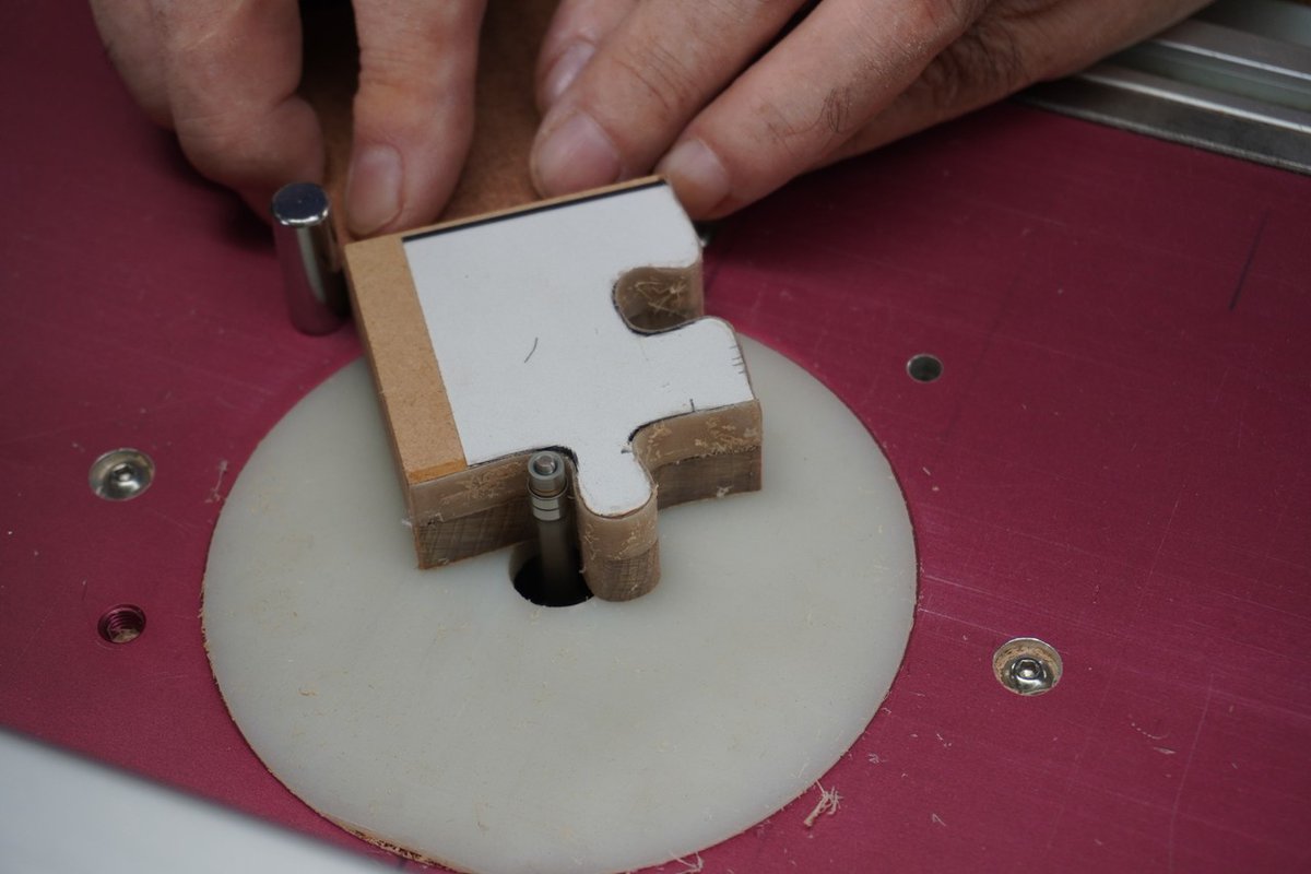 bitmotrouterbit's tweet image. ＢＴＭＴルータービット「B24-11 刃径6mmスパイラル・フラッシュトリムビット（アップカット） 6mm軸」
でテンプレートにそって切削、
シャープな輪郭に！

使用したビットは…
btmt.jp/SHOP/B24-11.ht…