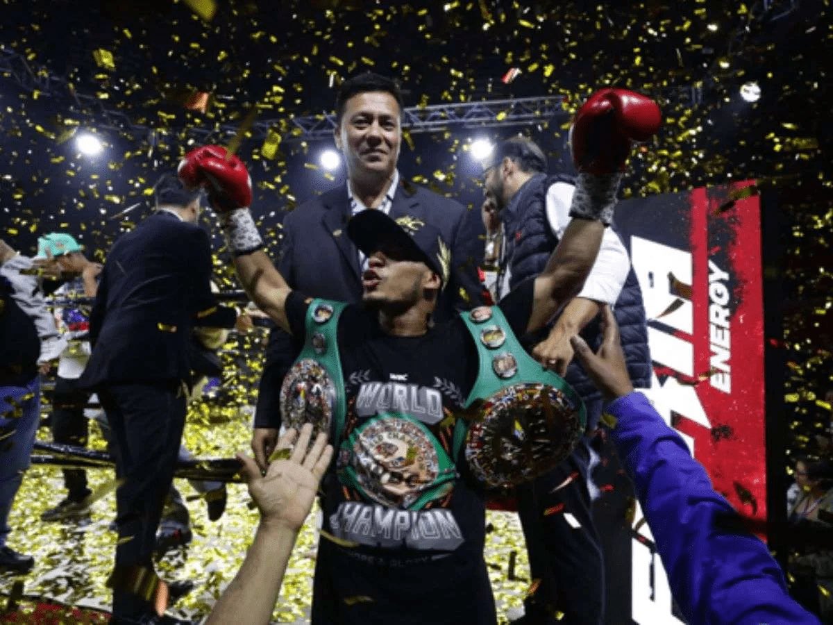 El Campeón Carlos Cañizales renueva su permanencia con Producciones Deportivas.