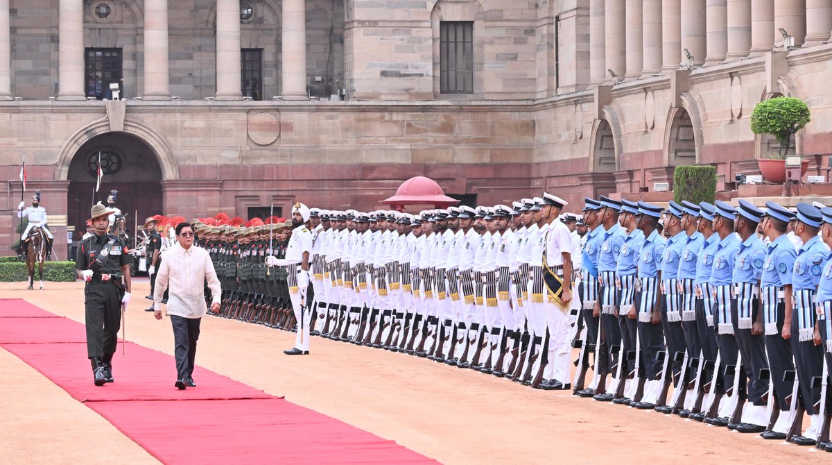 President Droupadi Murmu accorded a ceremonial welcome to H.E. Mr Ferdinand Romualdez Marcos Jr., President of the Republic of the Philippines at Rashtrapati Bhavan.